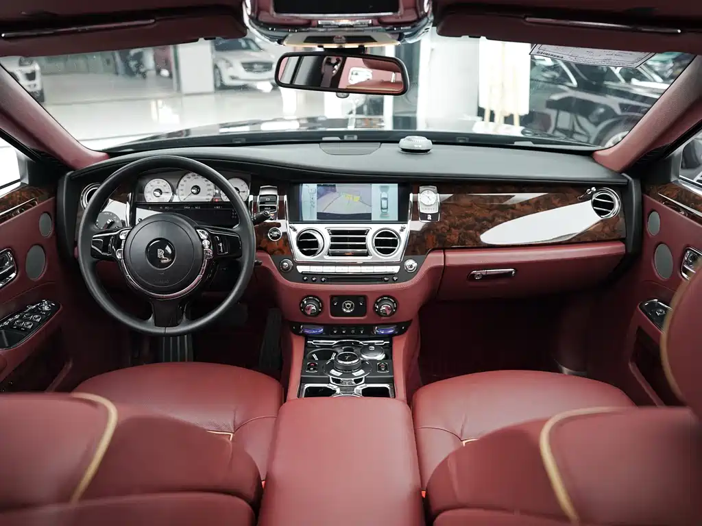 Rolls-Royce Ghost 2015 — фото 4