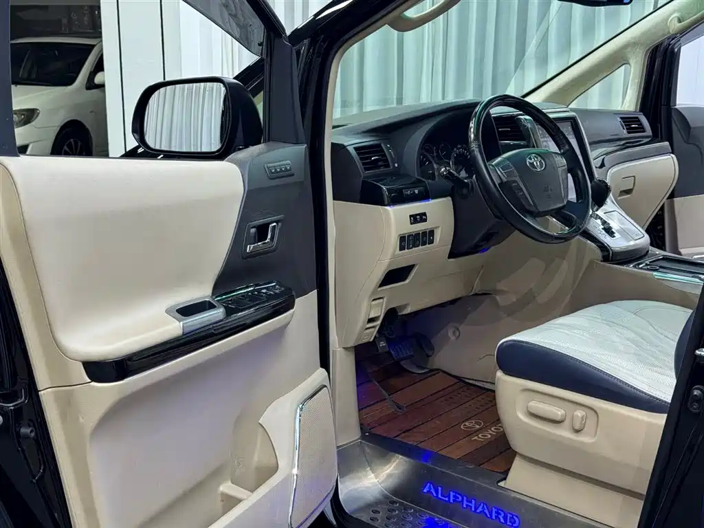 Toyota Alphard 2015 — фото 4