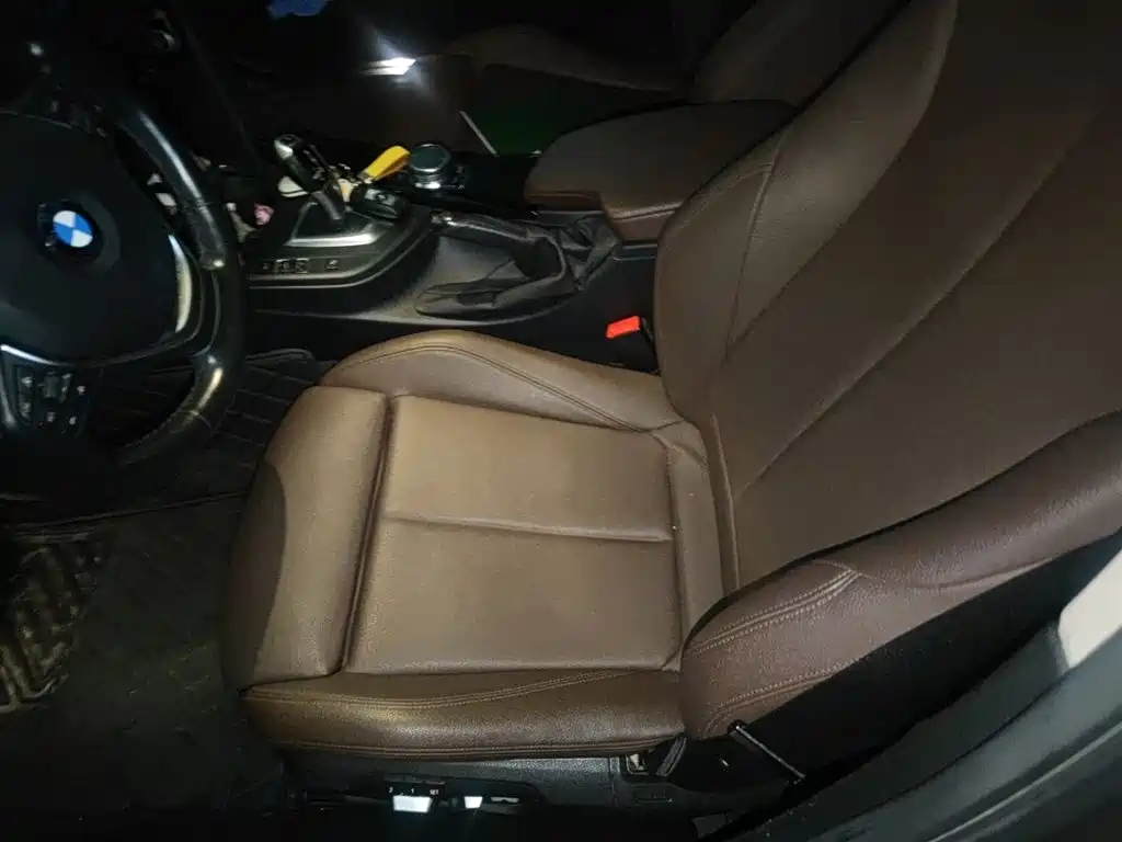 BMW 3 Series 2018 — фото 12