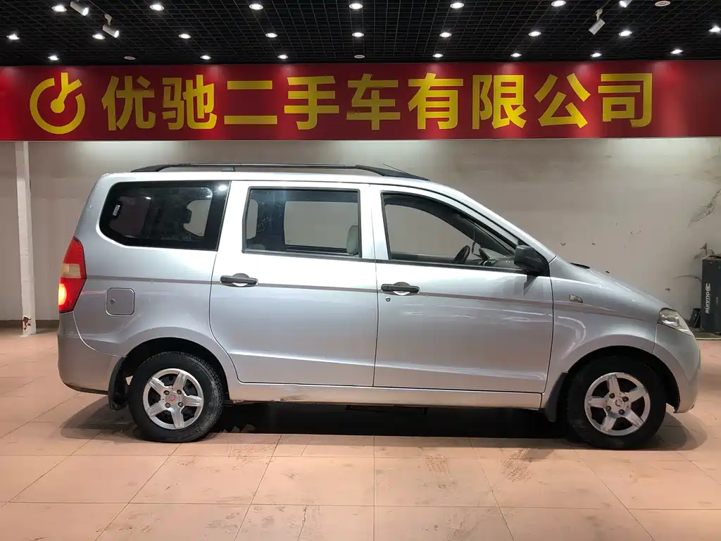 Wuling Hongguang 2014 — фото 24