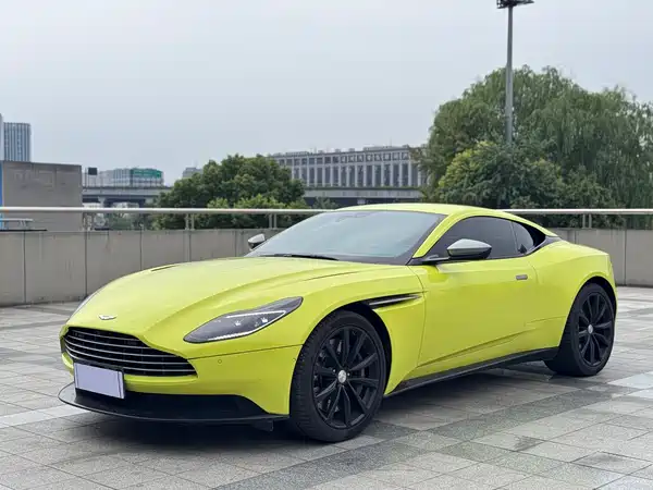 Aston Martin DB11 2019