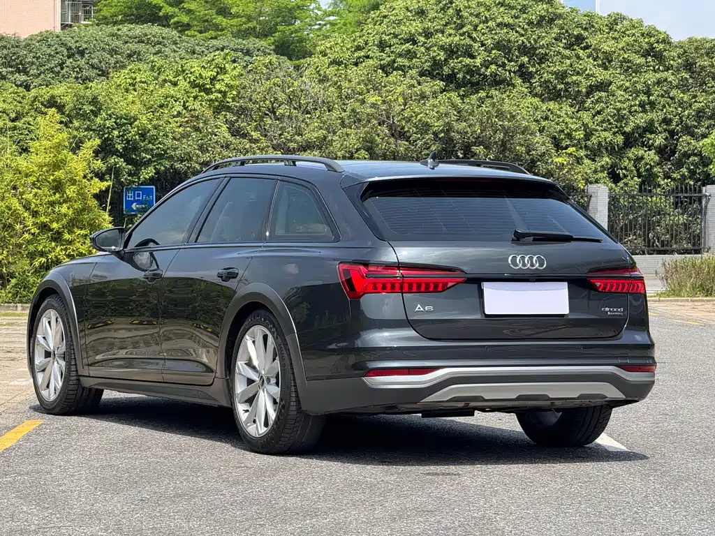 Audi A6 2022 — фото 27