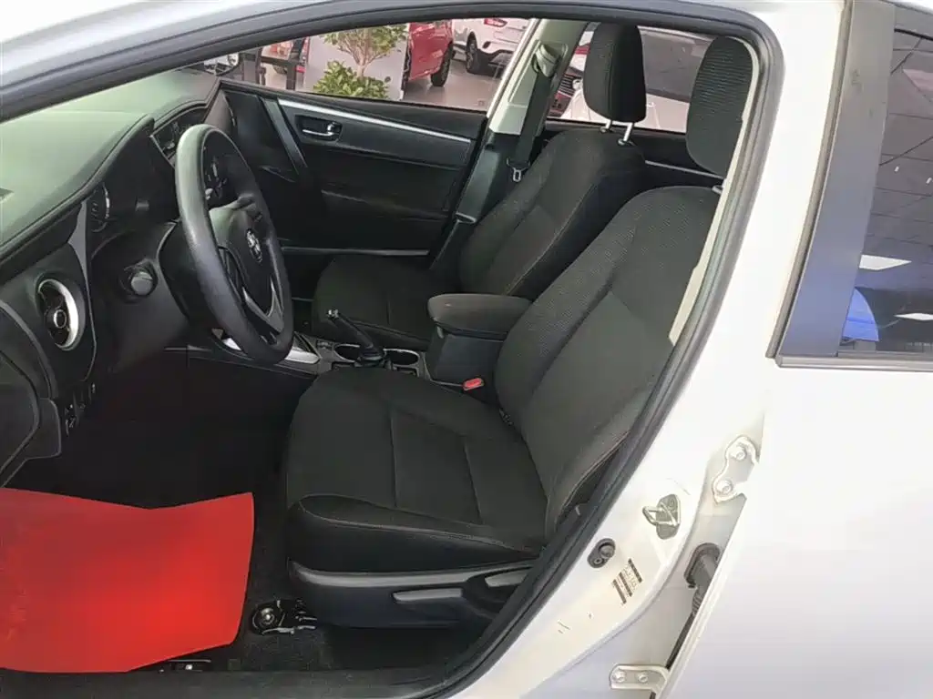Toyota Corolla 2019 — фото 15