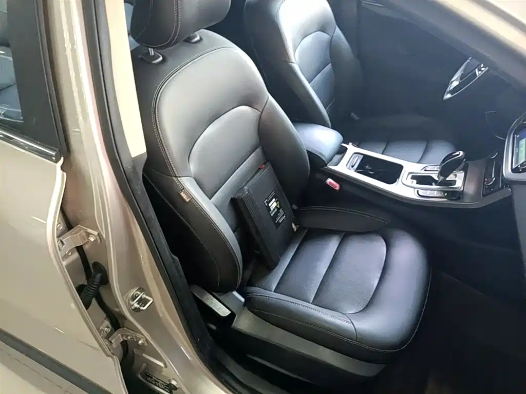 Geely Emgrand GS 2018 — фото 25