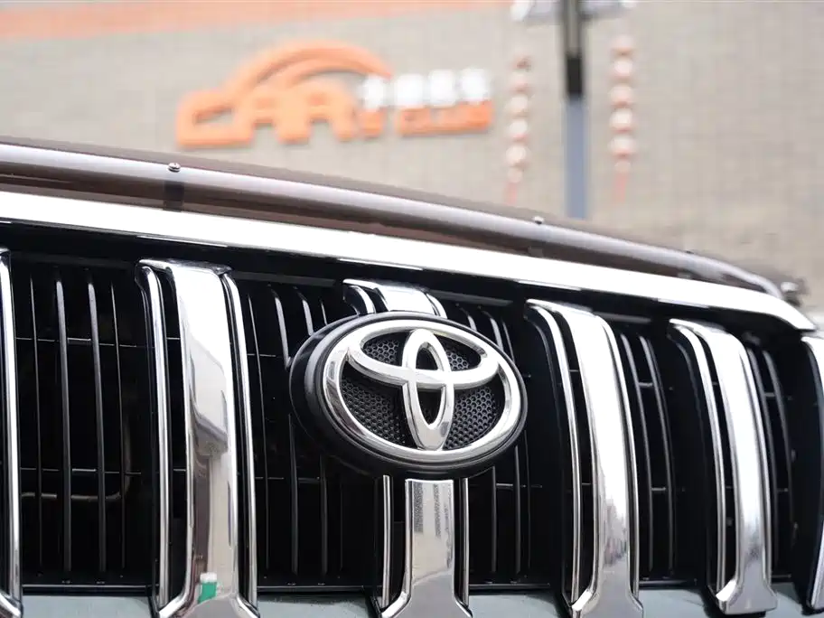 Toyota Prado 2017 — фото 11