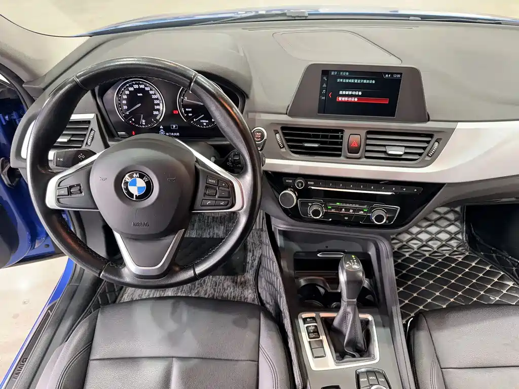 BMW 1 Series 2019 — фото 21