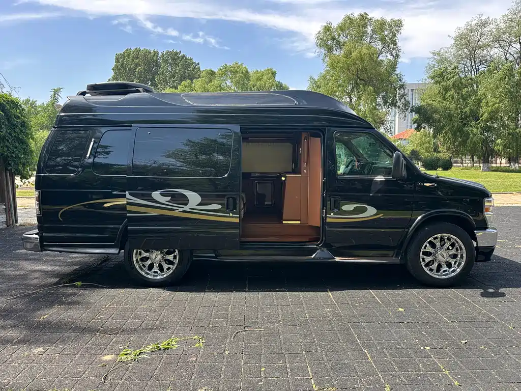 Ford E350 2015 — фото 17