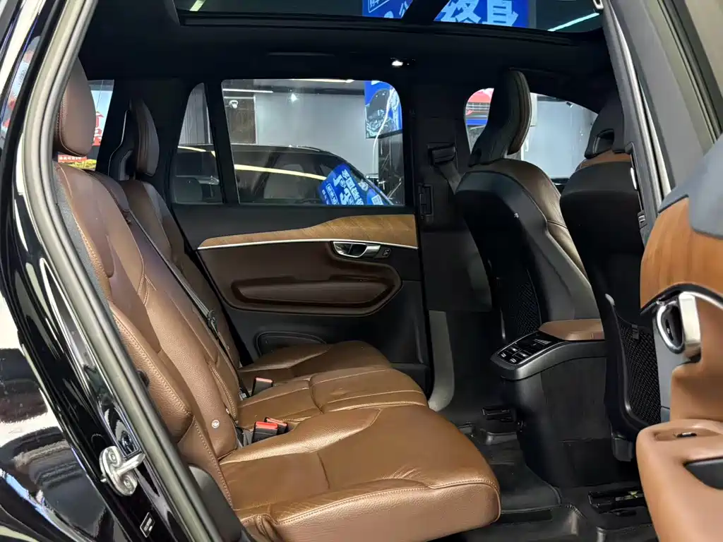 Volvo XC90 2023 — фото 14