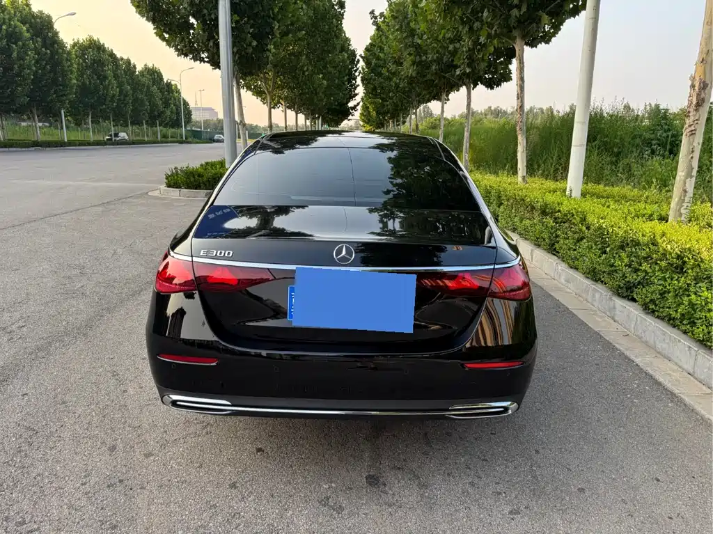 Mercedes-Benz E-Class 2024