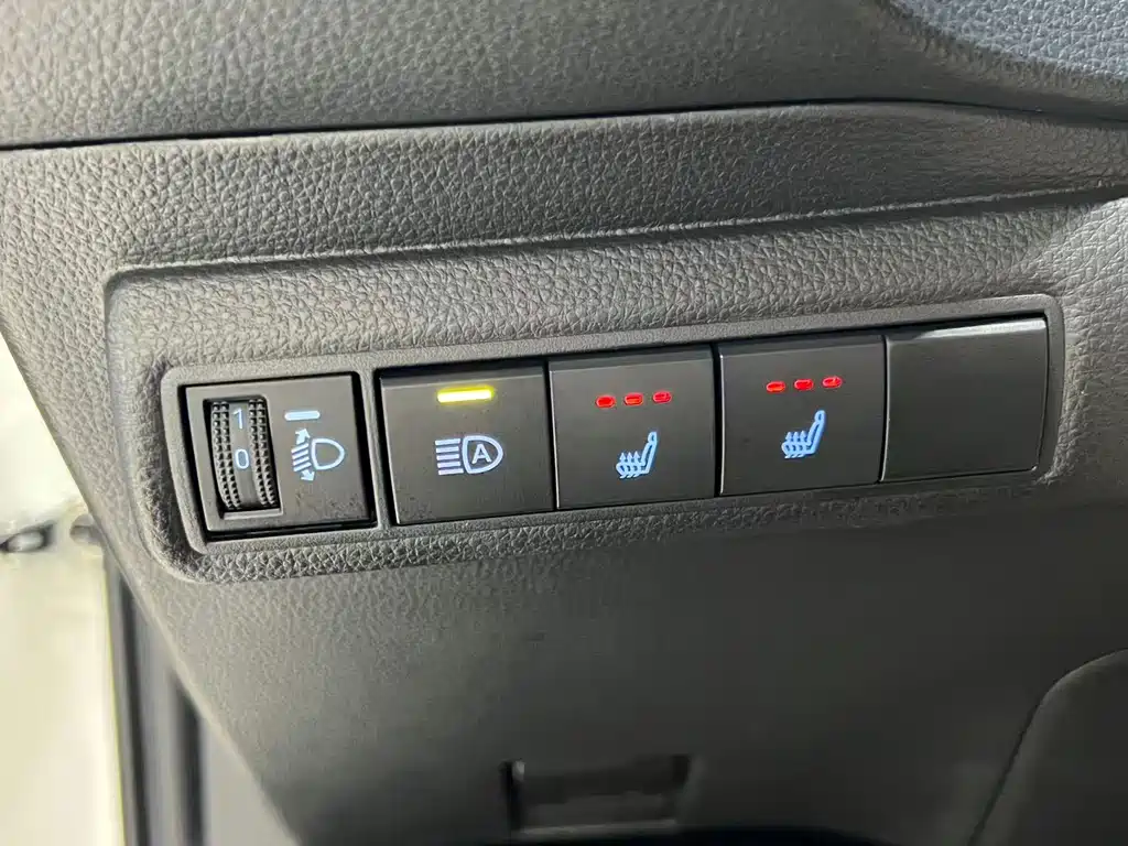 Toyota Corolla 2023 — фото 15