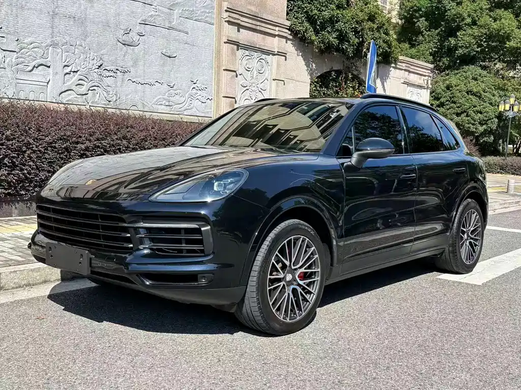 Porsche Cayenne 2019 — фото 1