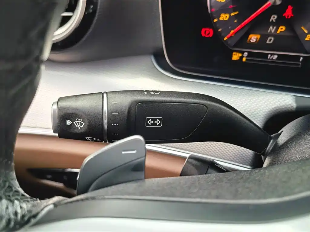 Mercedes-Benz E-Class 2020 — фото 32