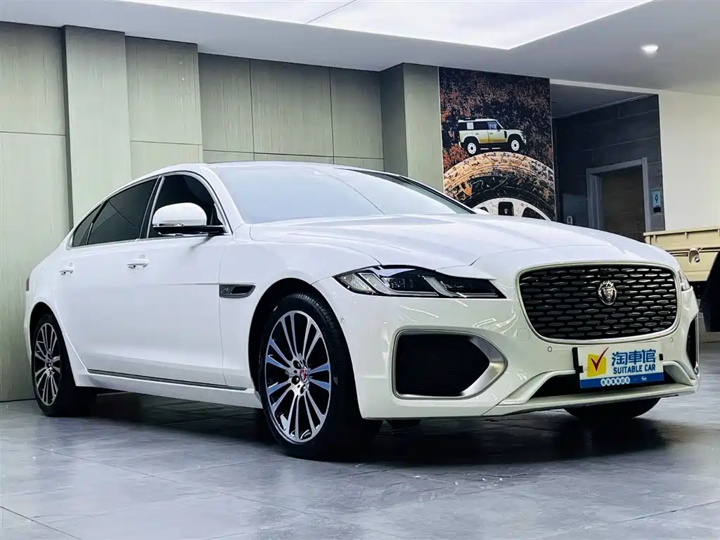Jaguar XFL 2025 — фото 3