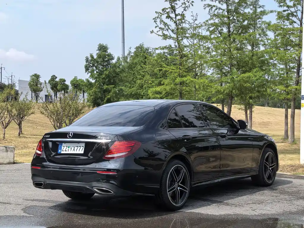 Mercedes-Benz E-Class 2017 — фото 22