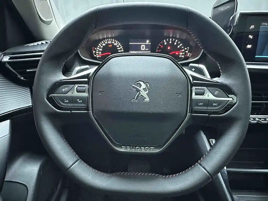 Peugeot 2008 2023 — фото 14