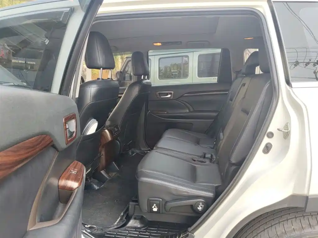 Toyota Highlander 2015 — фото 15