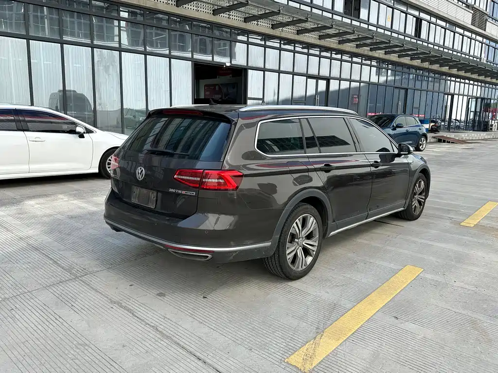 Volkswagen Viloran 2017