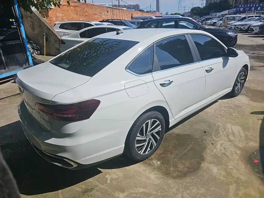 Volkswagen Lavida 2024