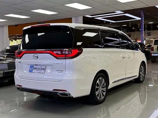 GAC Trumpchi M8 2018