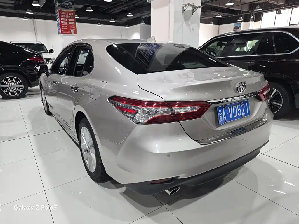 Toyota Camry 2021 — фото 8