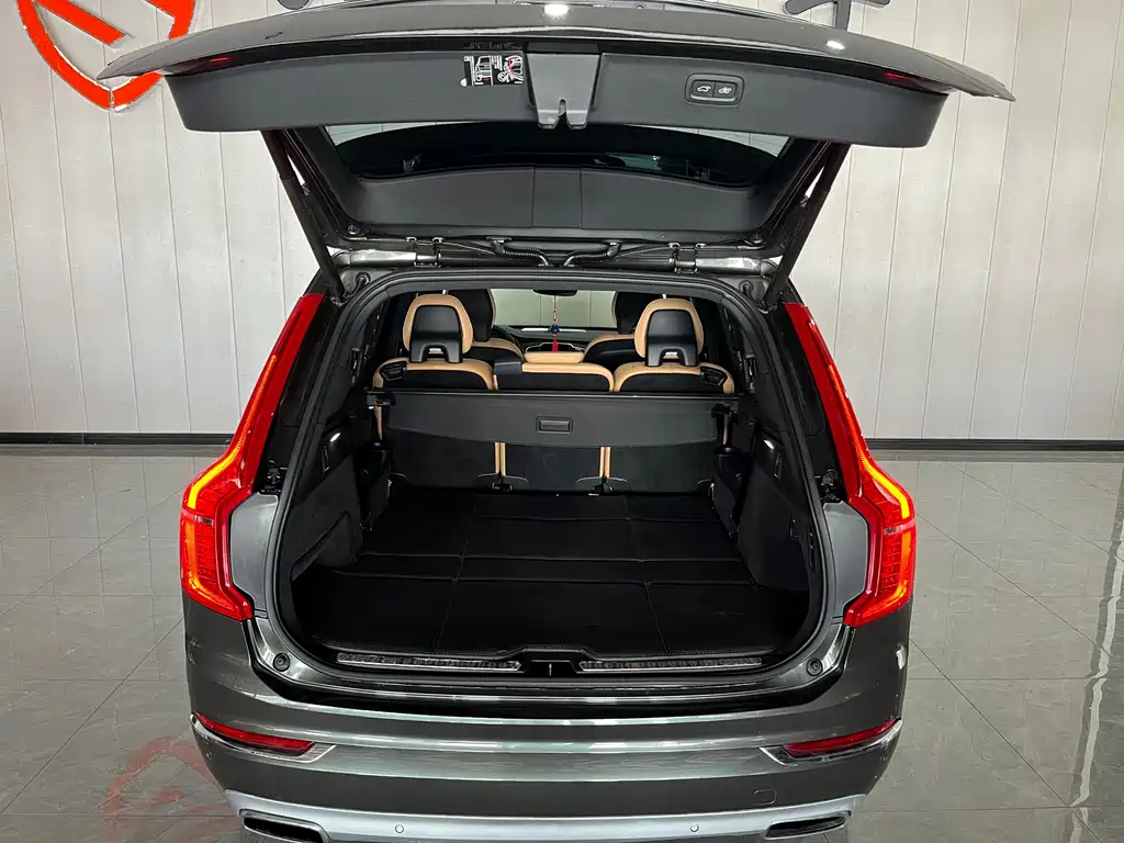Volvo XC90 2019 — фото 10
