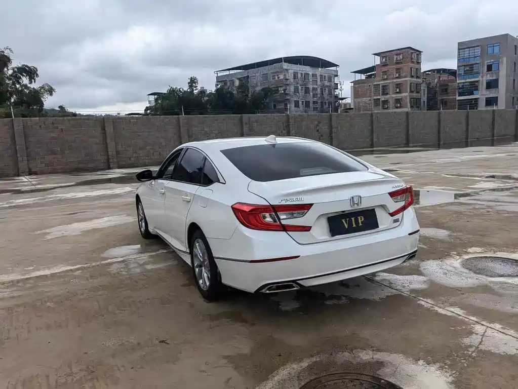 Honda Accord 2019 — фото 10