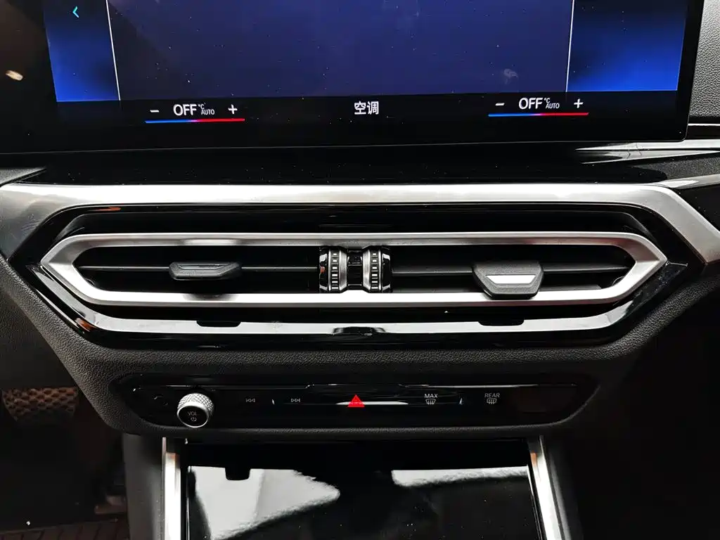 BMW 3 Series 2023 — фото 15
