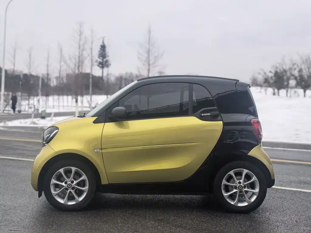 smart Fortwo 2018 — фото 12