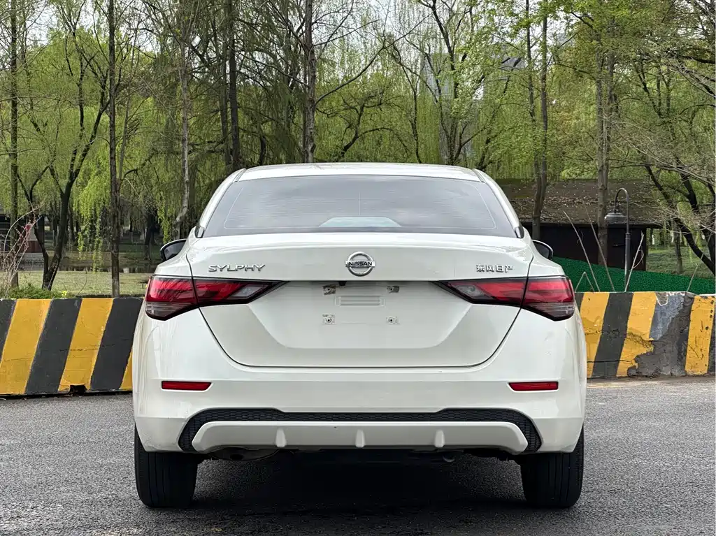 Nissan Sylphy 2023 — фото 21