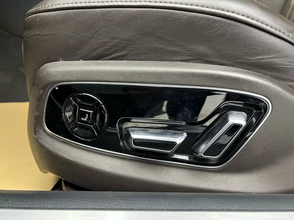 Audi A8 2021 — фото 8
