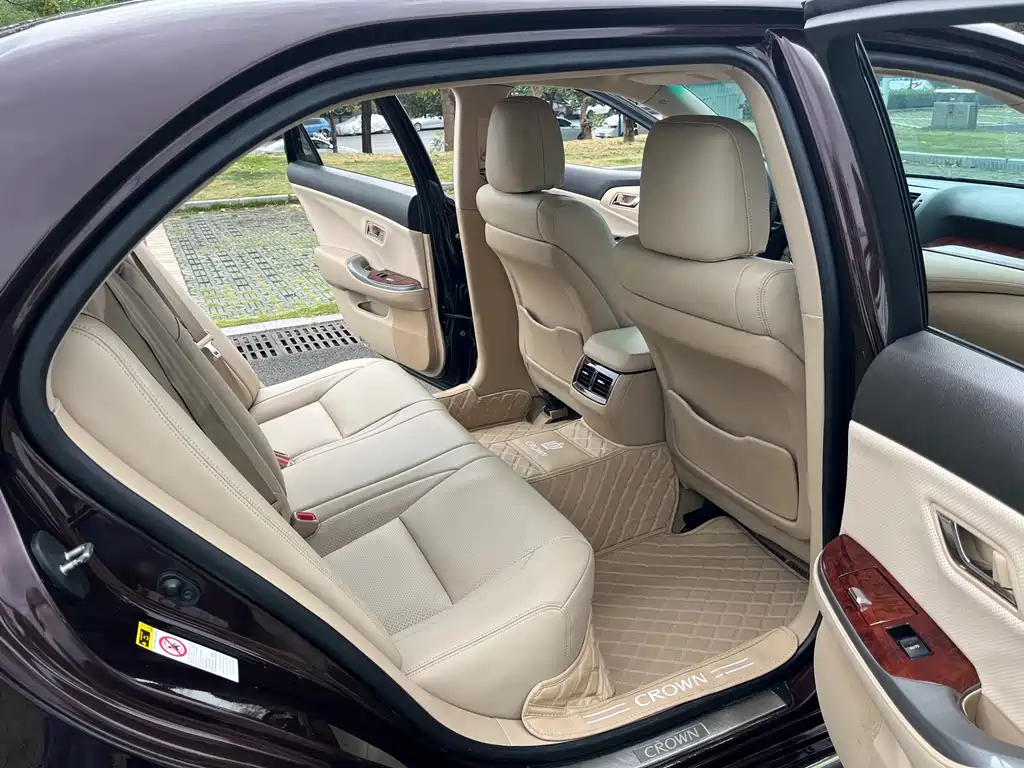 Toyota Crown 2013 — фото 11