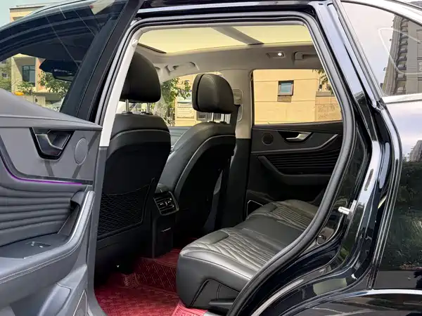 Hongqi HS5 2023