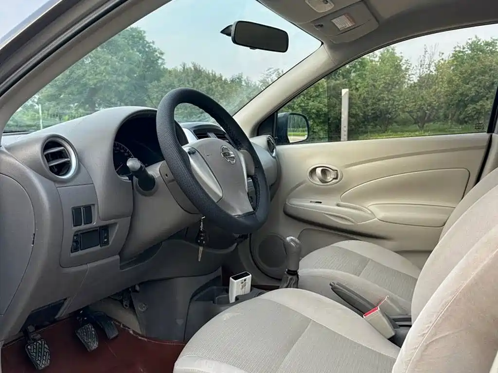 Nissan Sunny 2015 — фото 8