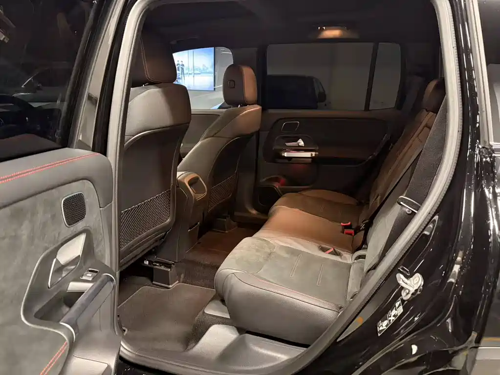Mercedes-Benz GLB AMG 2025 — фото 14