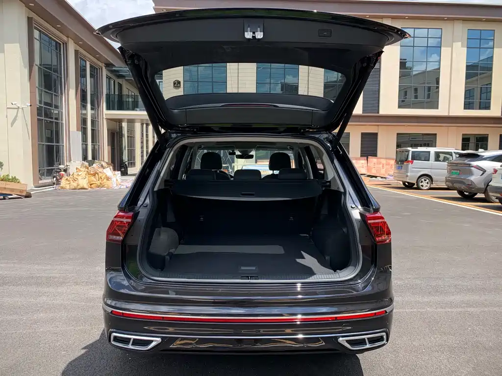 Volkswagen Tiguan L 2022