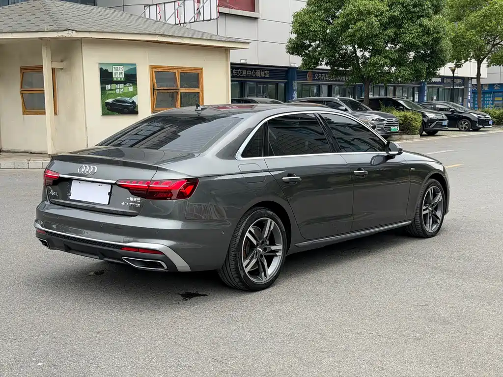 Audi A4L 2020 — фото 7