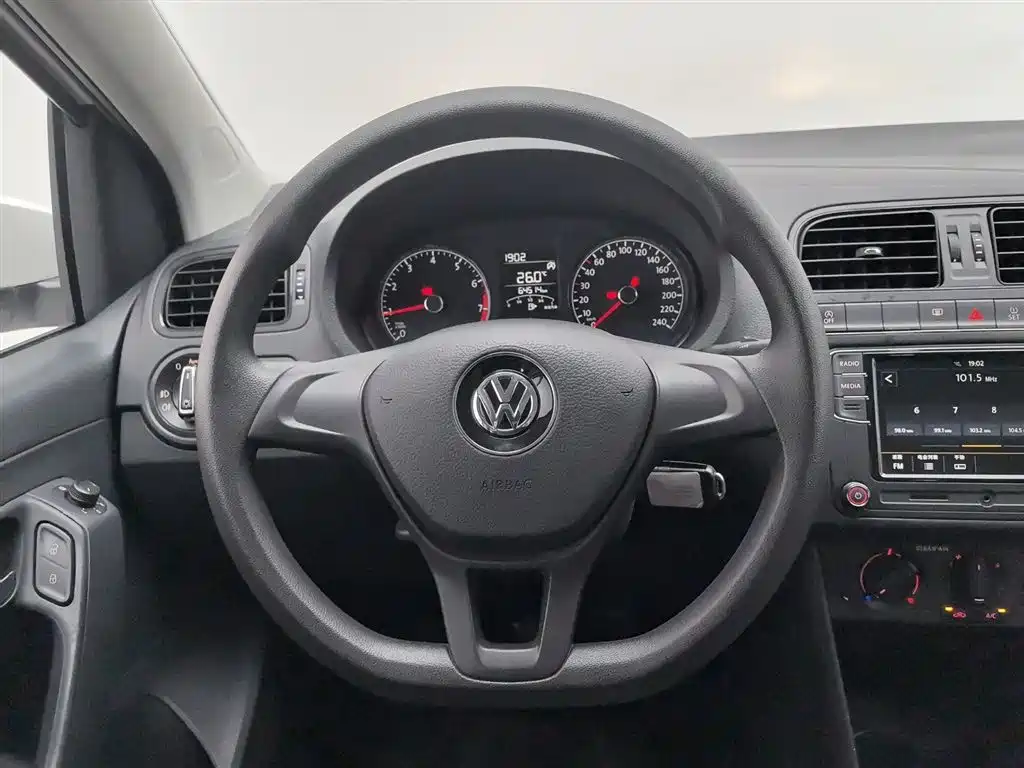 Volkswagen Polo 2019 — фото 11