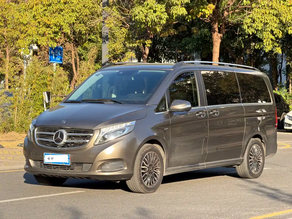 Mercedes-Benz V-Class 2018 — фото 1