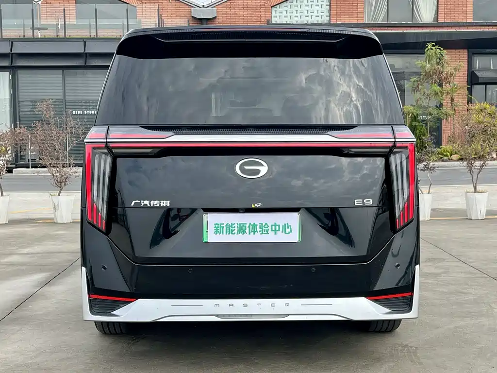 GAC Motor Trumpchi E9 2024 — фото 28
