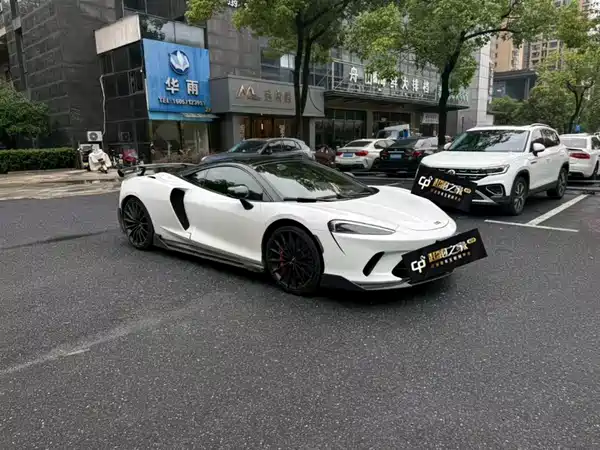 McLaren GT 2023