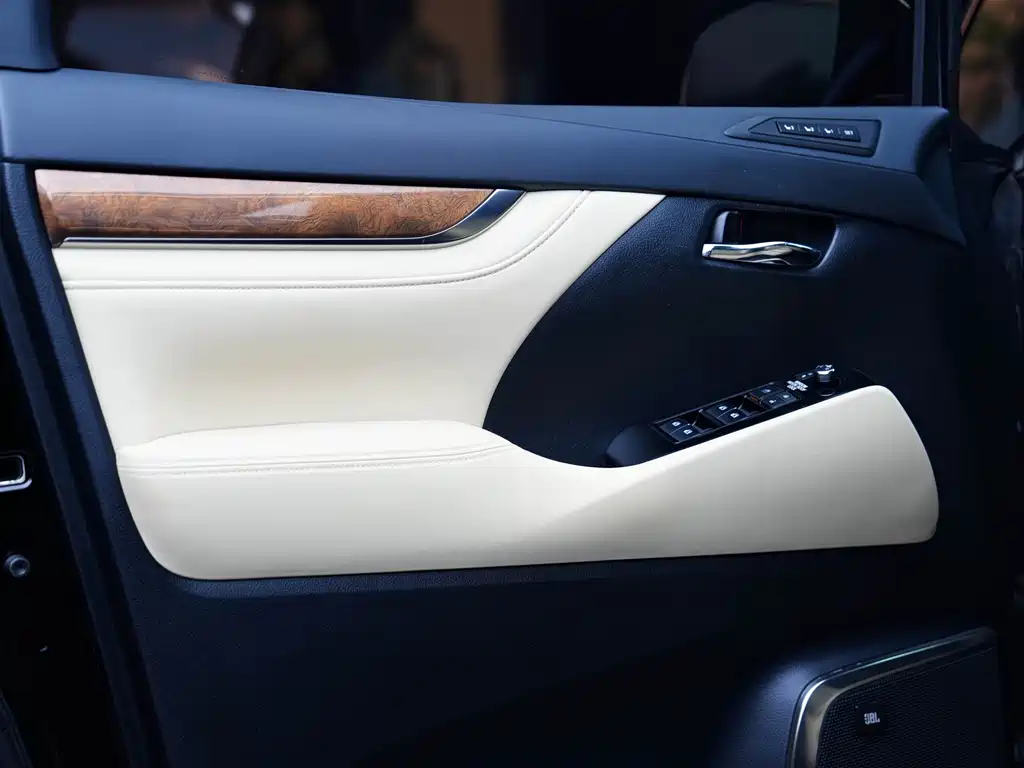 Toyota Alphard 2017 — фото 14