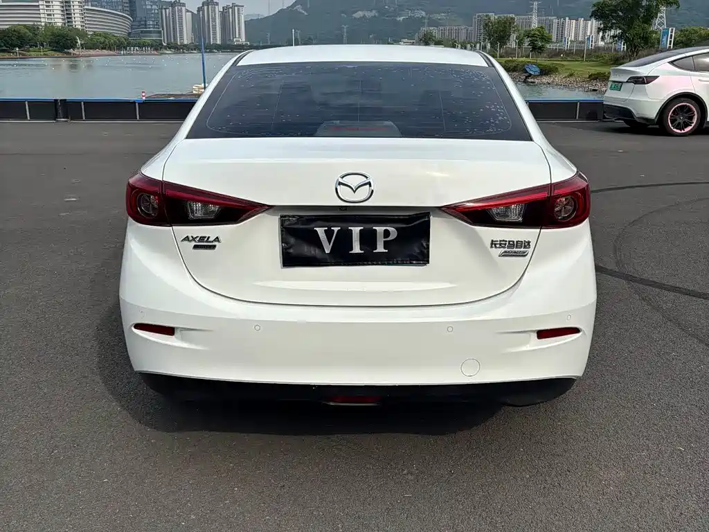 Mazda 3 Axela 2020
