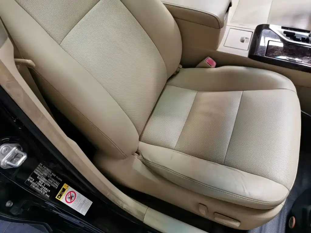 Toyota Camry 2015 — фото 25
