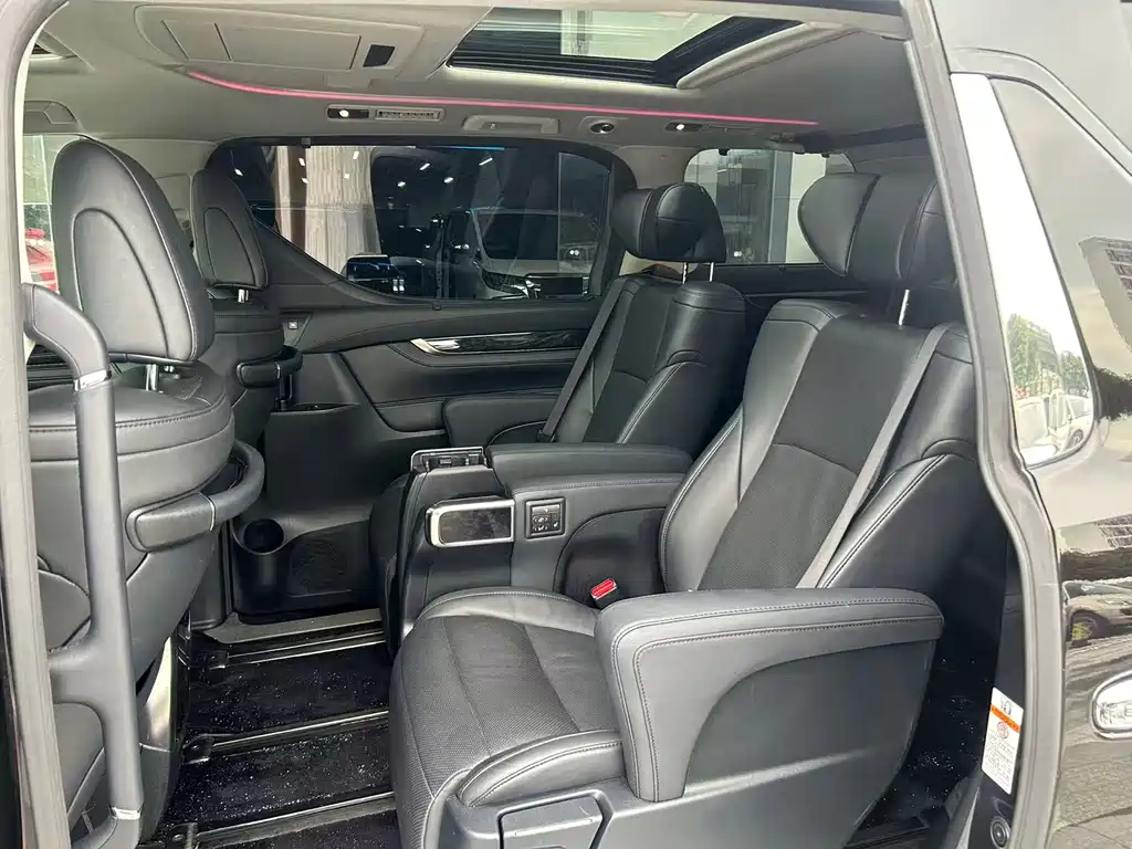Toyota Vellfire 2020 — фото 12