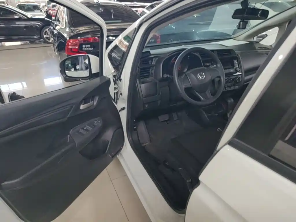 Honda Fit 2018 — фото 16
