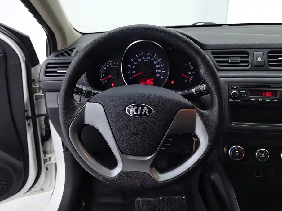 Kia K2 2015 — фото 15