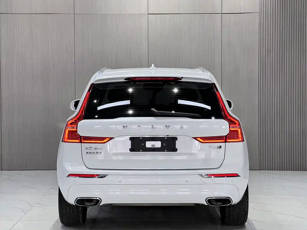 Volvo XC60 2019 — фото 10