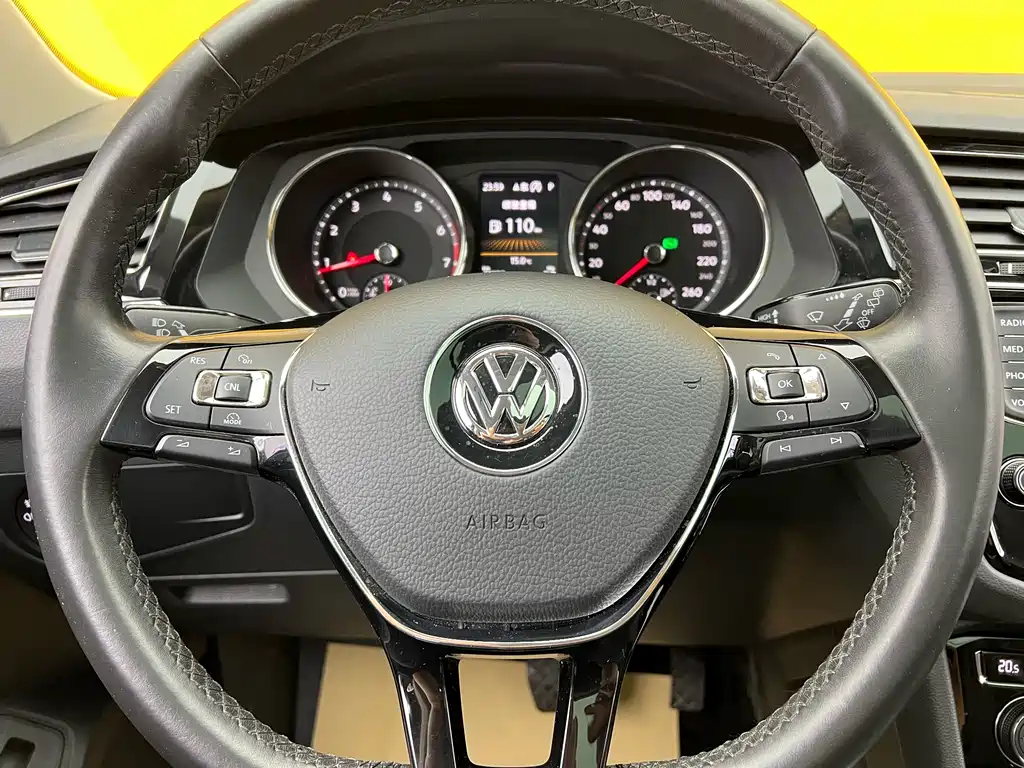 Volkswagen Tiguan L 2017 — фото 11
