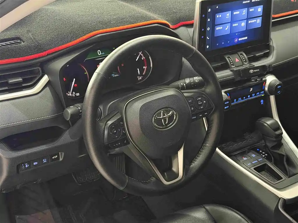 Toyota RAV4 2023 — фото 13