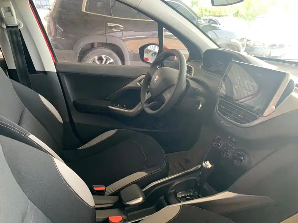 Peugeot 2008 2015